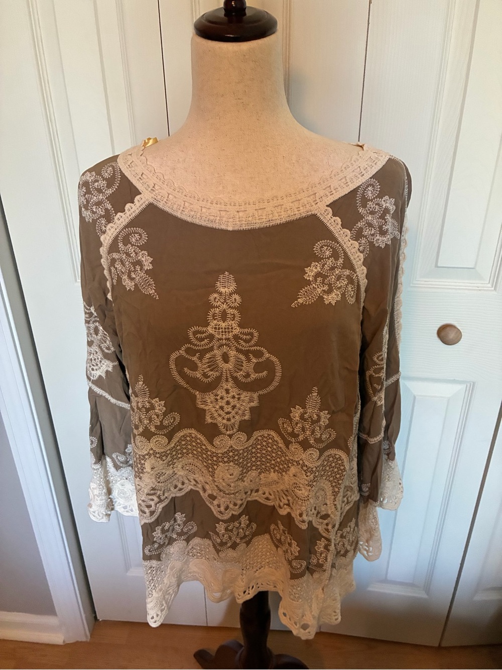 Democracy Beige Tunic with Cream Lace Accents 1XL